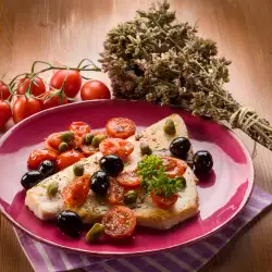 Бяла риба с маслини и домати