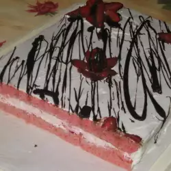 Розова торта с ягоди