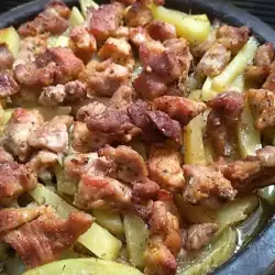 Сач с пресни картофи и свинско месо