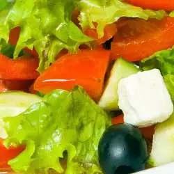 Зеленчукова салата с кориандър