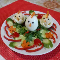 Великденска салата с пиленца от яйца