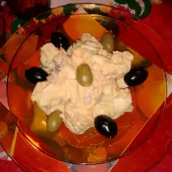 Картофена салата с яйца и маслини