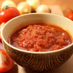 Лек доматен сос за паста