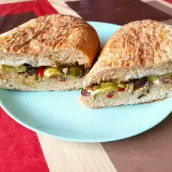 Сандвич с печени зеленчуци и песто