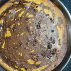 Шарен кекс с парченца шоколад