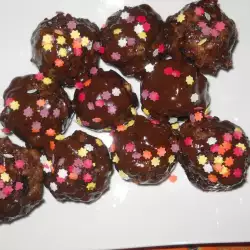 Шоколадови топки със сушени плодове
