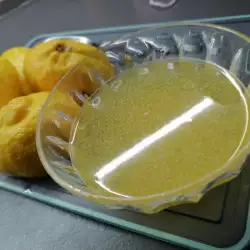 Домашен сироп при кашлица с мед и лимон