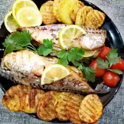Печена риба с картофи