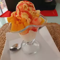 Плодова салата със сладолед