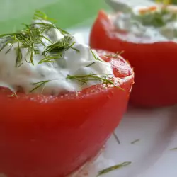 Пълнени доматки с извара