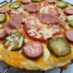 Сочна пица на тиган