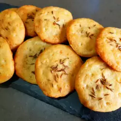 Солени бисквити с чедър и кимион