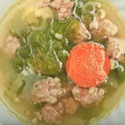 Зелена супа с агнешка главичка