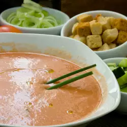 Крем-супа с домати и тиквички