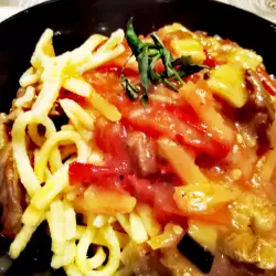 Пържени спагети в разкошен сос