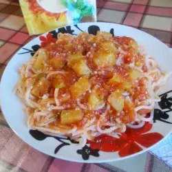 Паста с доматен сос и тиквички
