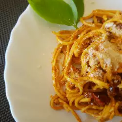 Спагети с кедрови ядки без месо