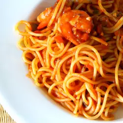 Спагети със сушени домати и аншоа