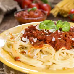 Домашен неаполитански сос за спагети