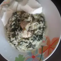 Спанак с пилешко и ориз