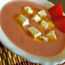 Лятна супа с ягоди