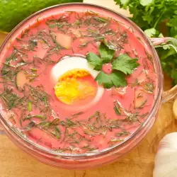 Студена зеленчукова супа с цвекло