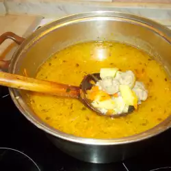 Супа с кайма и жълтъци