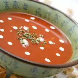 Крем супа от червени домати с ориз