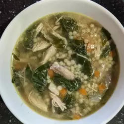 Спаначена супа с петел и кускус