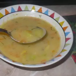 Супа от тиквички, моркови и грис