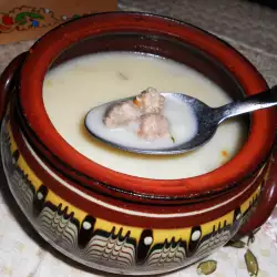 Вкусна супа топчета
