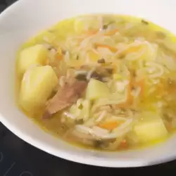 Свинска супа с картофи и фиде