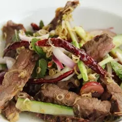 Тайландска салата с телешко месо