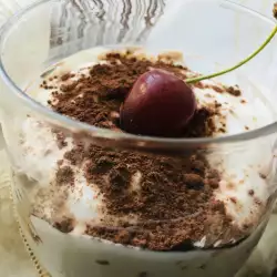 Десерт с извара и какао