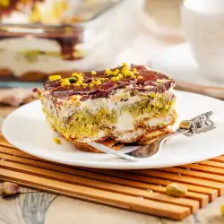 Бързо тирамису с шамфъстък и шоколад