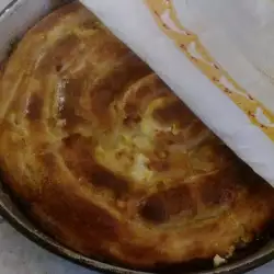 Точена баница с плънка от яйца и сирене