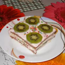 Новогодишна торта с киви и ягоди