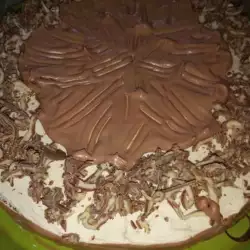 Шоколадова торта с бял маслен крем