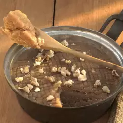 Топла орехова халва