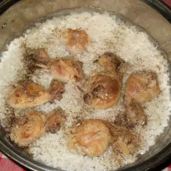 Задушени пилешки бутчета с ориз