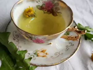 Чай от глухарче при подуване и запек