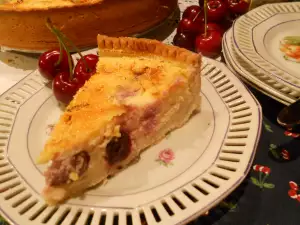 Пай с череши, извара и сметана