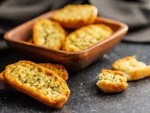 Най-вкусните чеснови хлебчета за минути