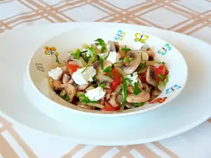Пържени гъби с лук и домати
