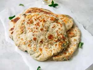 Индийска паратха с пресни подправки