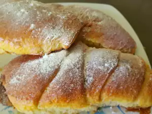 Пухкави канелени кифлички