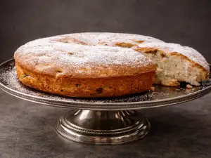 Ябълков сладкиш с парченца шоколад - мек и сочен