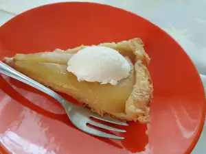 Маслена пита с пюре от круши