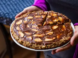 Фитнес сладкиш с ябълки и шоколад