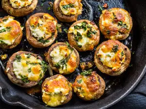 Пълнени гъби с чесън и магданоз - класика у дома